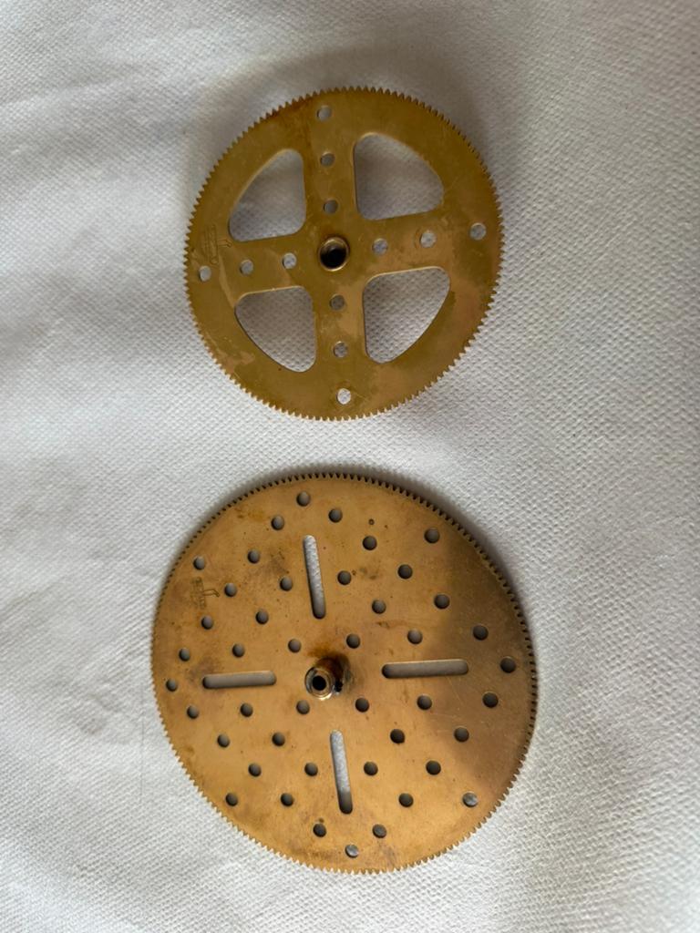 Stokys meccano 2 grote tandwielen, Ophalen of Verzenden, Zo goed als nieuw, Groter dan 1:32