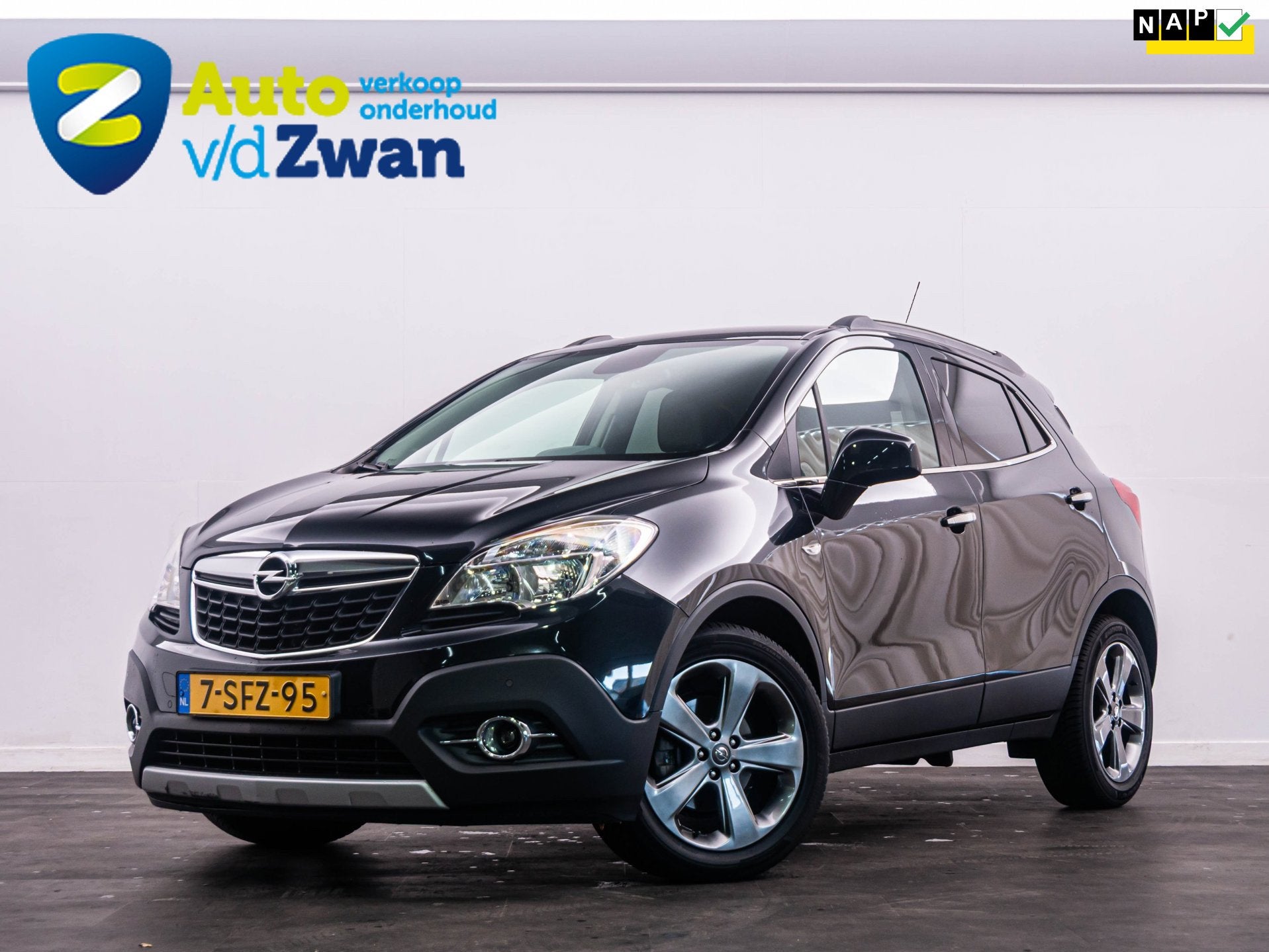 Opel Mokka 1.4 T Cosmo Trekhaak/Navi/Cruise/Display/18", Euro 5, Gebruikt, Zwart, 4 cilinders