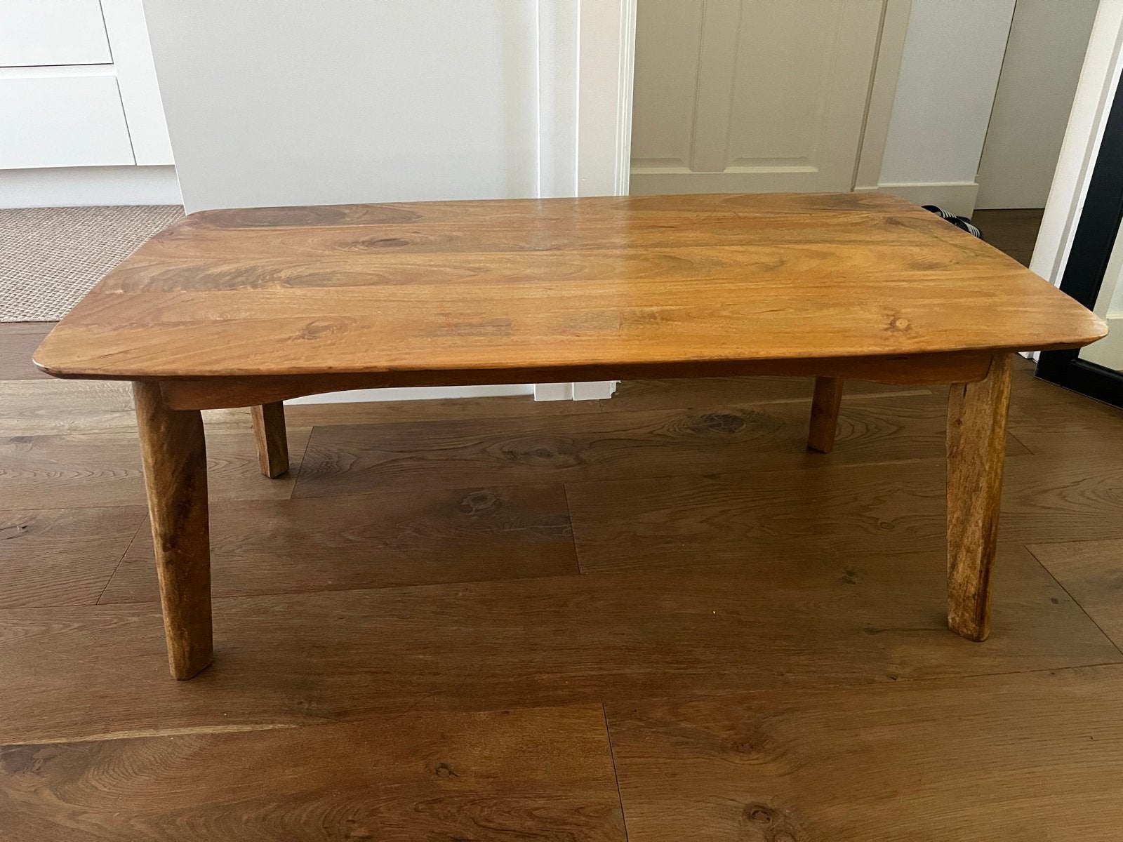 Gratis af te halen: Salontafel met gebruikssporen, Ophalen, Gebruikt, 100 tot 150 cm, 50 tot 100 cm