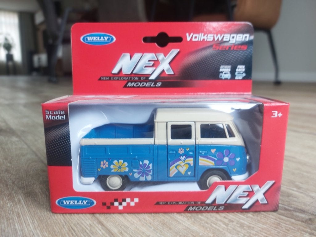 Volkswagen VW T1 Transporter Love Peace Welly NEX 1:43 OVP, Ophalen of Verzenden, Nieuw, Auto, Overige merken
