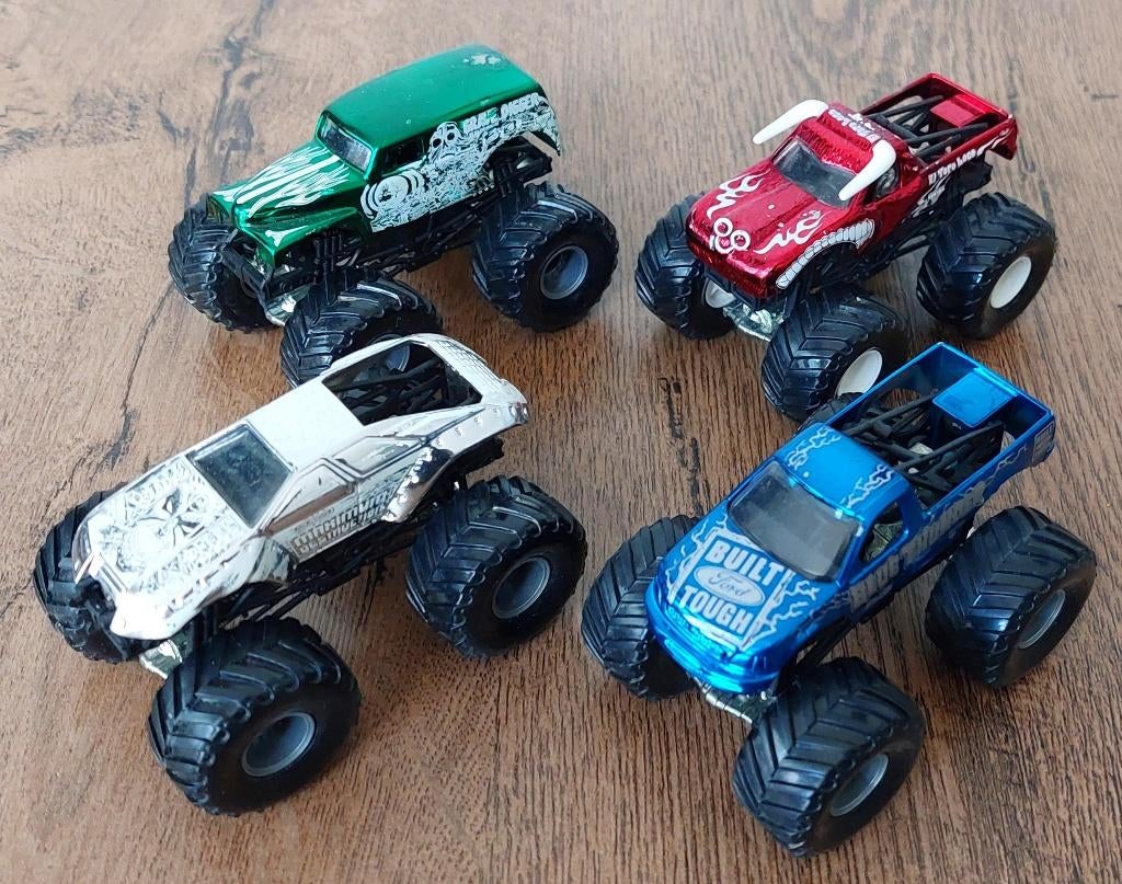Hot Wheels Monster Jam Chrome Editon - set van 4 - 1/64, Ophalen of Verzenden, Zo goed als nieuw, Auto