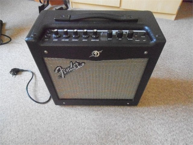 Fender versterker mustang V2, Muziek en Instrumenten, Ophalen, Gebruikt, Gitaar, Minder dan 50 watt