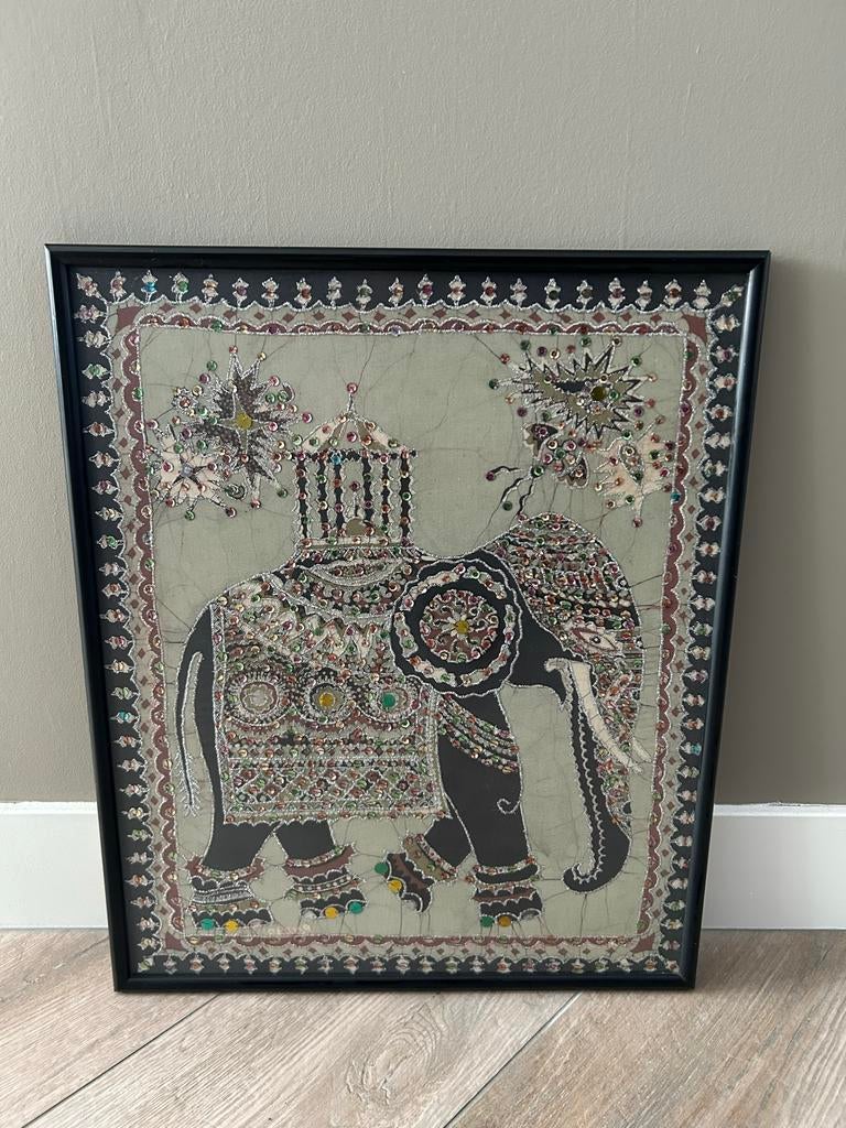 Ingelijste Kalaga Royal olifant decoratie met pailletten, Antiek en Kunst, Ophalen