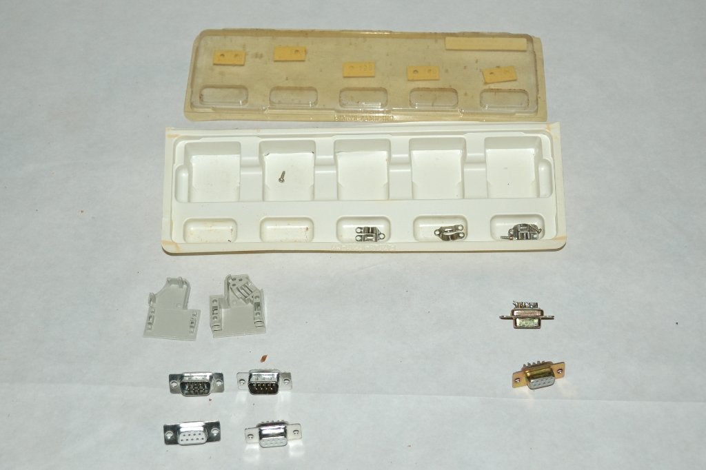 connectors sub-D 9 serieel. om te solderen, Ophalen of Verzenden, Gebruikt