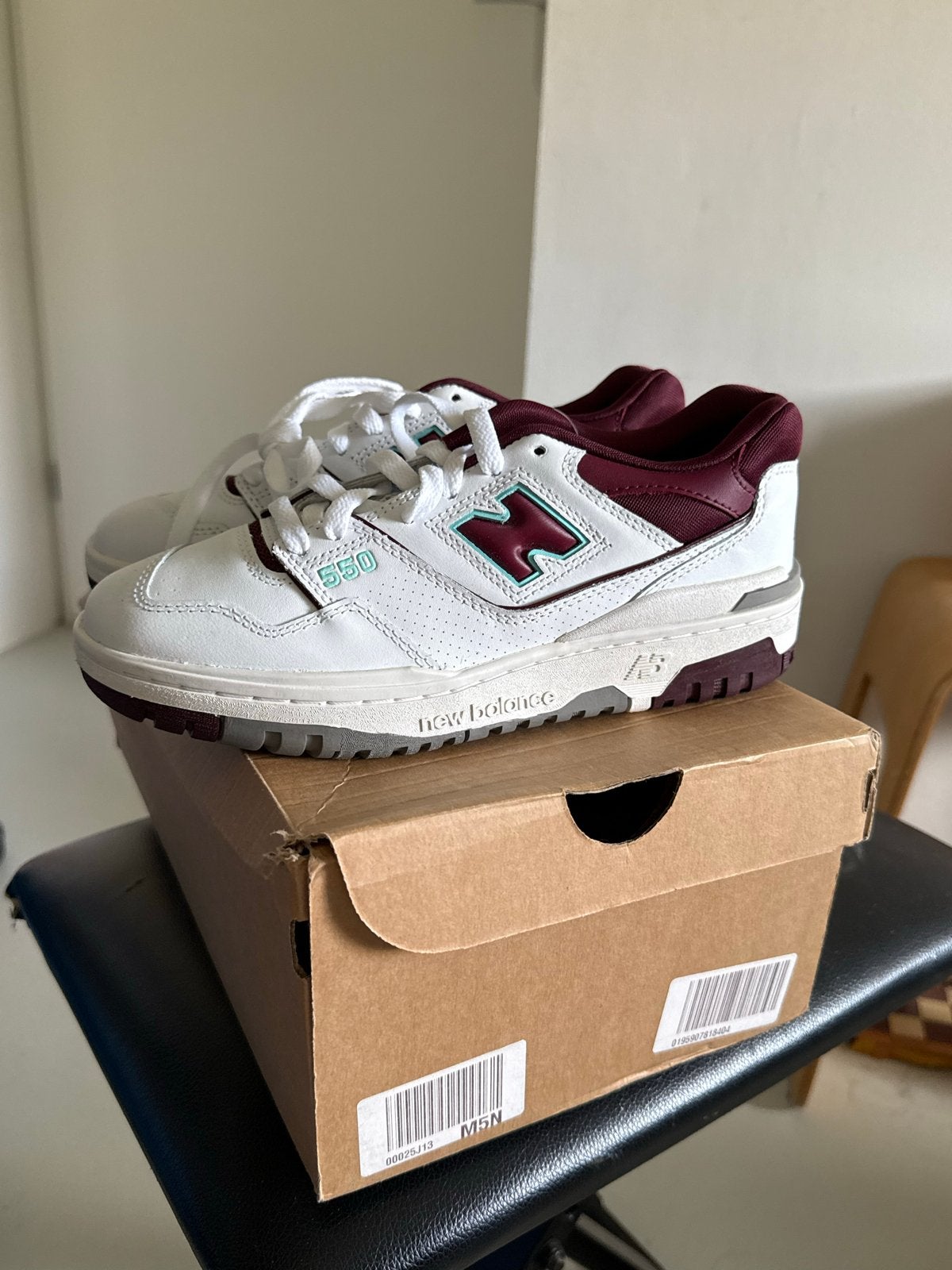 New Balance 550 Sneakers - Wit/Bordeauxrood, Ophalen of Verzenden, Nieuw, Wit, Sneakers of Gympen