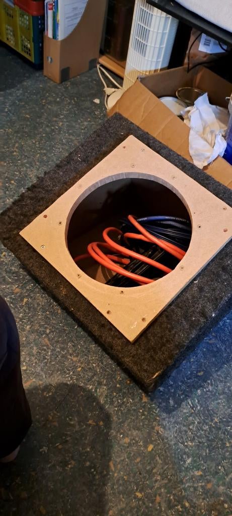 Subwoofer kist met kabels, Ophalen of Verzenden