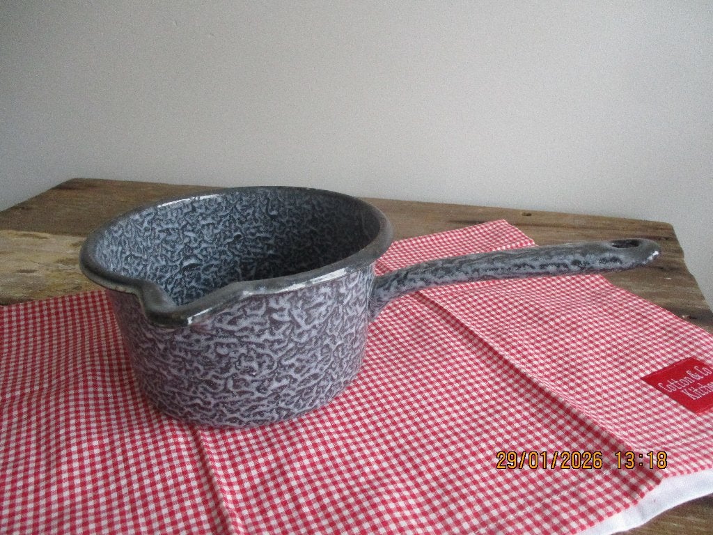 brocante emaille steelpan met schenktuit, Ophalen of Verzenden