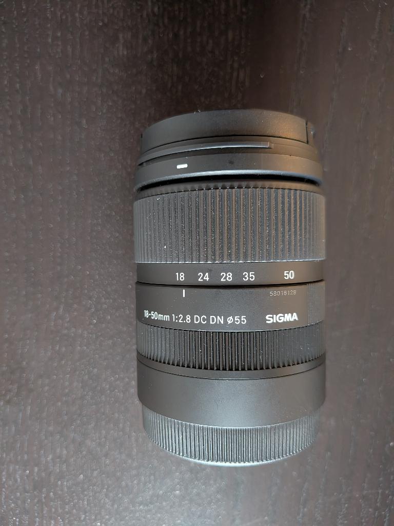 Sigma 18-50 f2.8 lens, Ophalen of Verzenden, Zo goed als nieuw, Standaardlens, Zoom