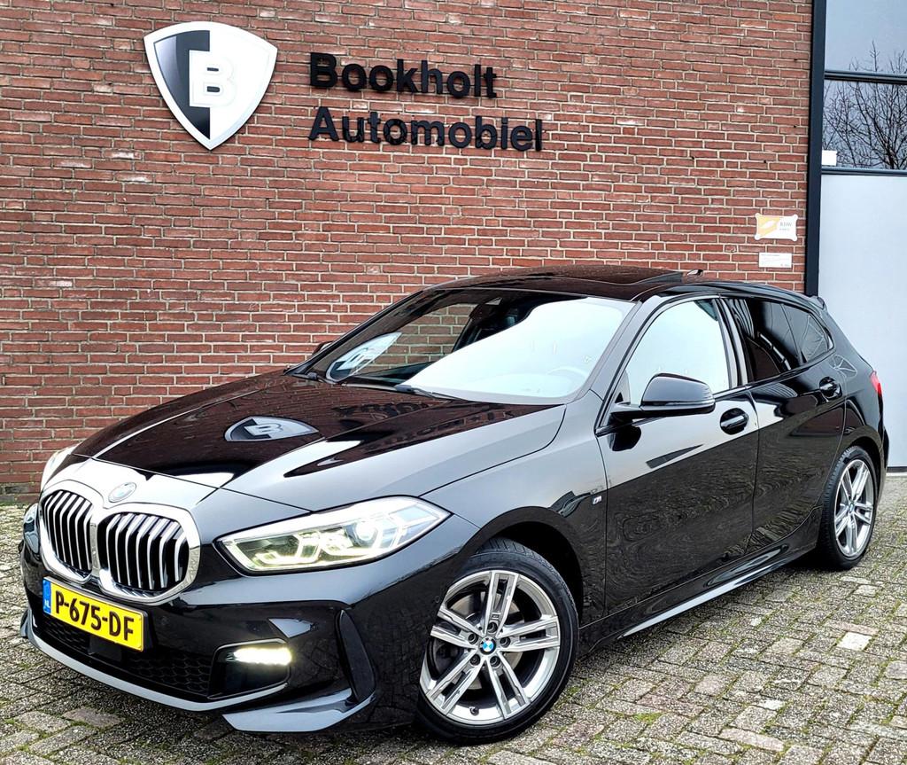 BMW 1-serie 118i M-sport Pano Camera Stuurverw. HIFI [1e eig, Auto's, BMW, 136 pk, Gebruikt, Leder en Stof, Zwart