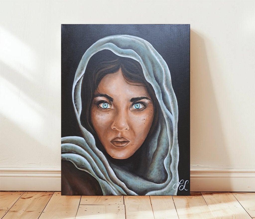 Hand-Painted Luminous Blue-Eyed Woman Portrait. (40x50 cm), Acrylverf, Portret of Personen, Realistisch, Gesigneerd