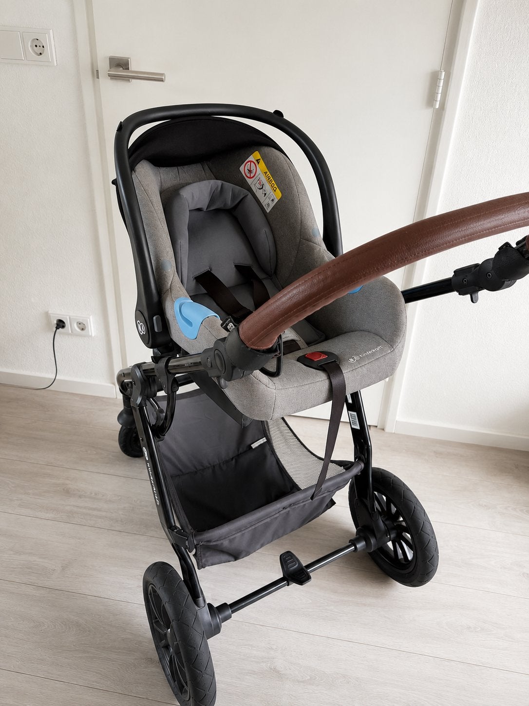 Kinderkraft MOOV 3-in-1 kinderwagen met autostoeltje, Kinderen en Baby's, Kinderwagens en Combinaties, Gebruikt, Combiwagen, Met autostoeltje