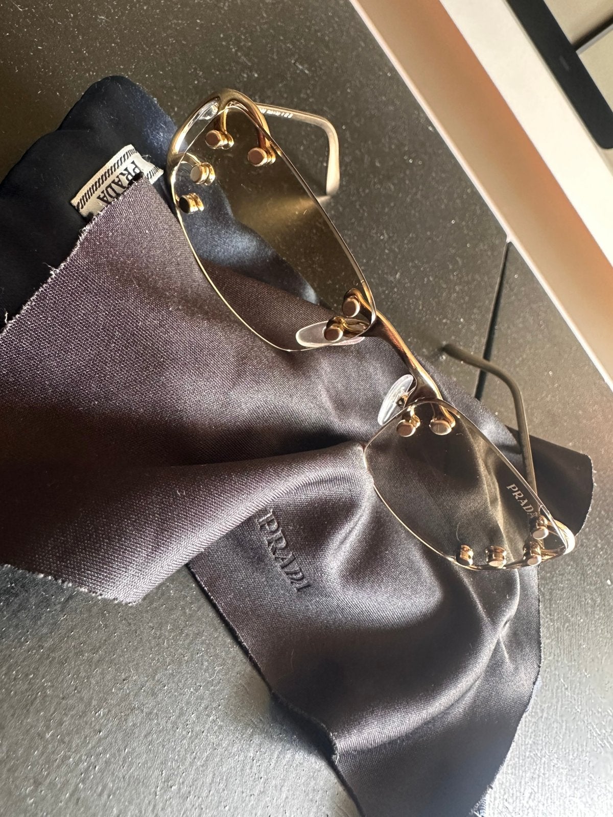 Prada zonnebril, Ophalen, Zo goed als nieuw, Zwart, Prada
