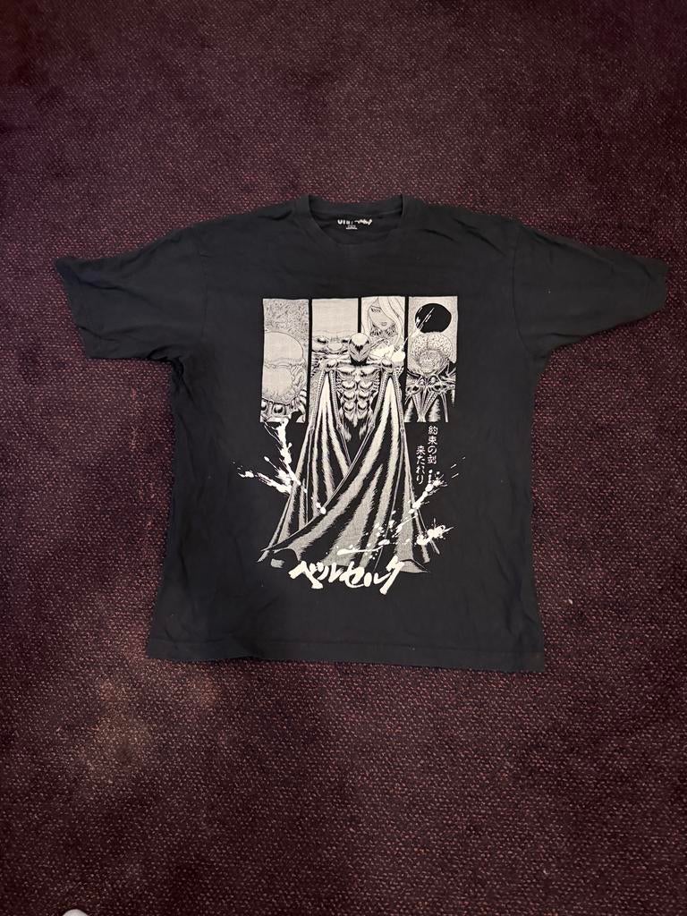 Berserk T-shirt L Uniqlo - Zwart met print, Ophalen of Verzenden, Gedragen, Maat 52/54 (L), Zwart