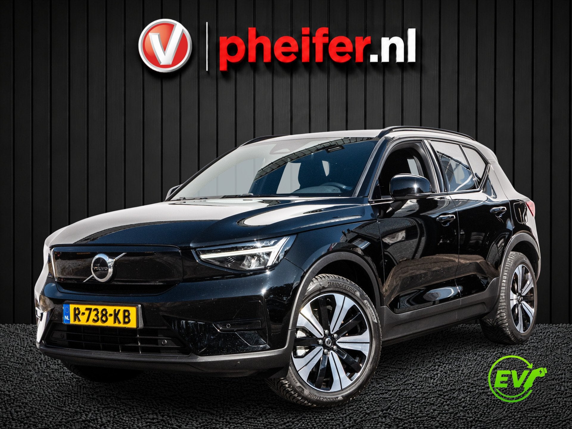 Volvo XC40 Recharge Plus 70 kWh SOH 93% Trekhaak/ Stoel-stuu, Auto's, Stof, Gebruikt, Met garantie (alle), Zwart