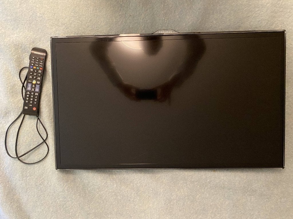 Samsung 32 inch Smart TV (Full HD) | IKEA UPPLEVA muurbeugel, 50 Hz, Samsung, Smart TV, Full HD (1080p)