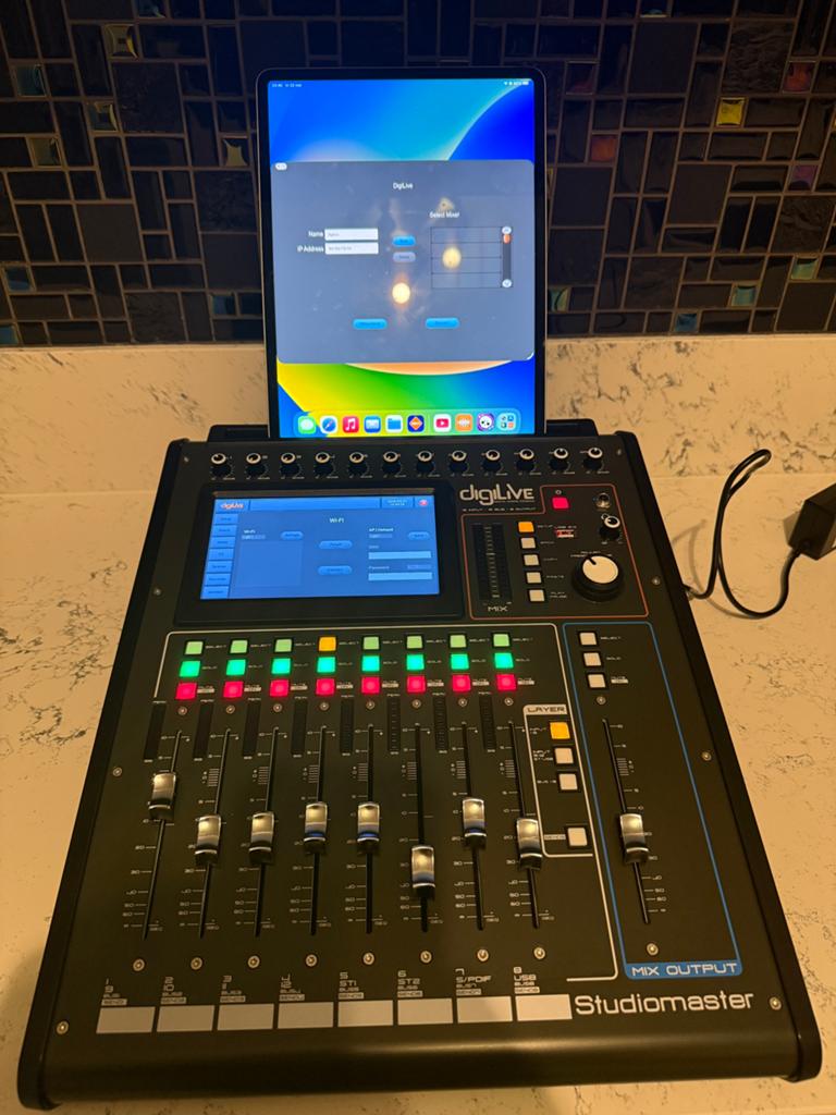 Studiomaster Digilive 16 mengpaneel, Muziek en Instrumenten, Mengpanelen, Ophalen, Zo goed als nieuw, 10 tot 20 kanalen, Microfooningang