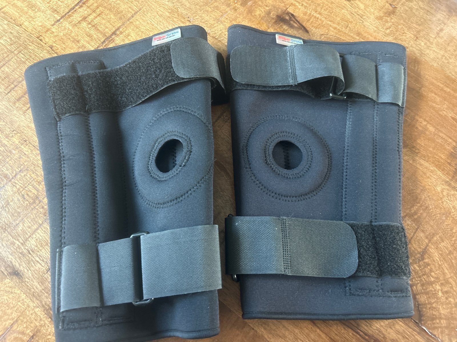 Kniebrace 2 stuks, Diversen, Braces, Ophalen of Verzenden, Gebruikt