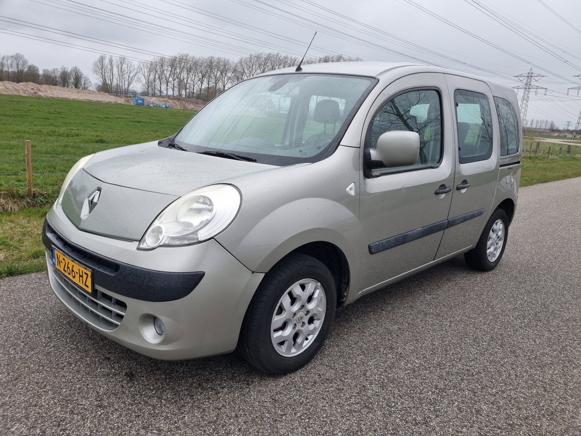Renault Kangoo Family 1.6-16V Expression automaat., Auto's, Metallic lak, Gebruikt, 4 cilinders, Kangoo