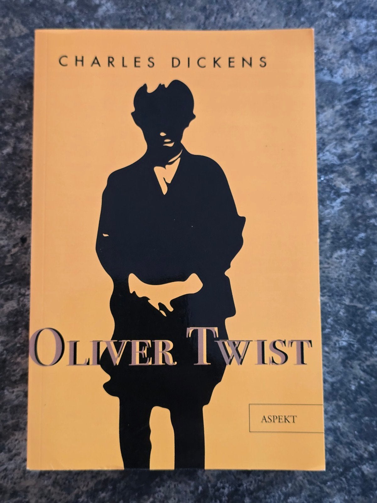 Oliver Twist - Charles Dickens (Aspekt Publishers), Boeken, Ophalen of Verzenden, Zo goed als nieuw, Charles Dickens, Nederland