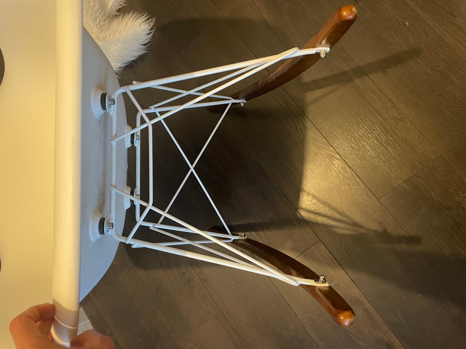 Witte schommelstoel met houten onderstel, Ophalen, Gebruikt, Wit, Eén
