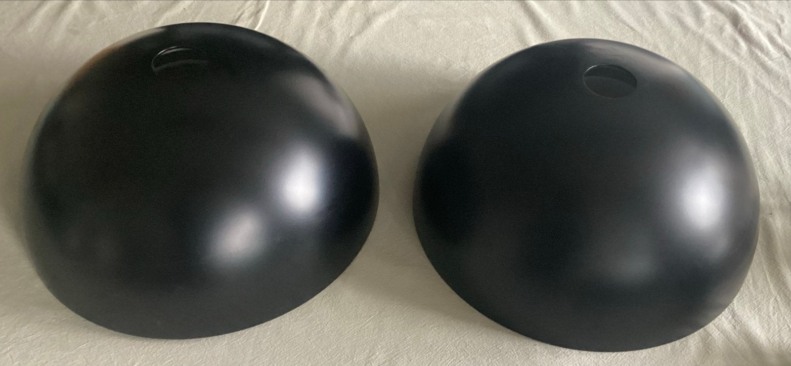 2 Ikea Brasa 45 lampenkappen zwart, Gebruikt, Zwart, Rond, 22 cm