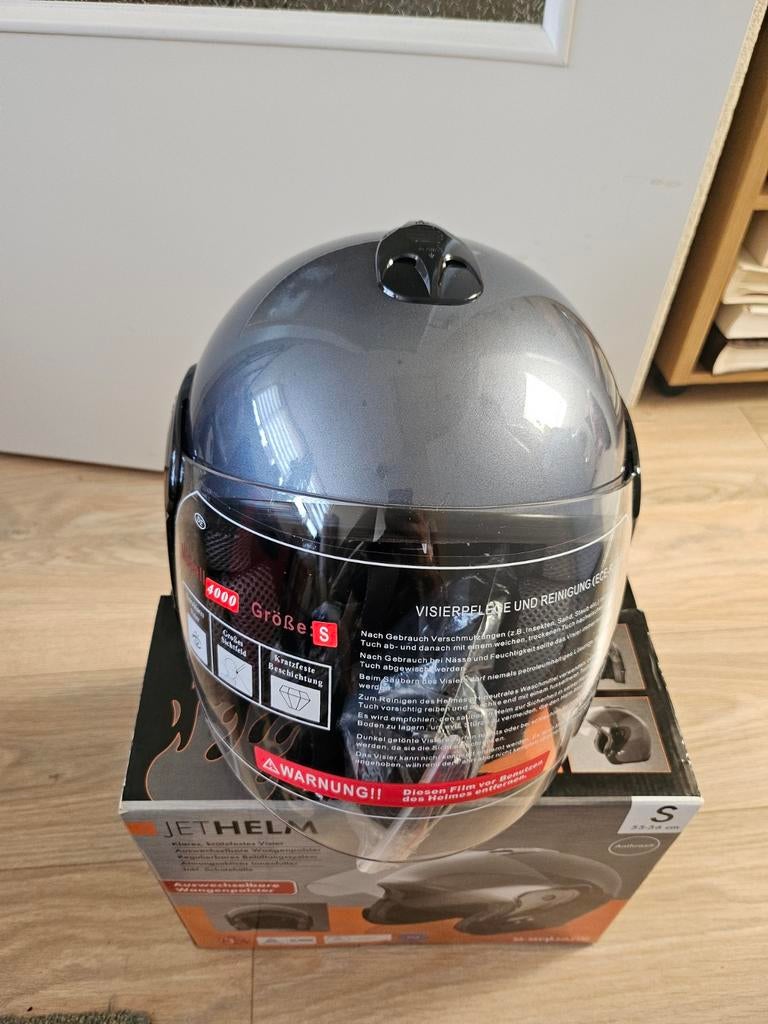 Nieuwe Jet helm maat S,met extra wang kussens.., Fietsen en Brommers, Brommerhelmen, Ophalen of Verzenden, Nieuw, Small, Overige merken