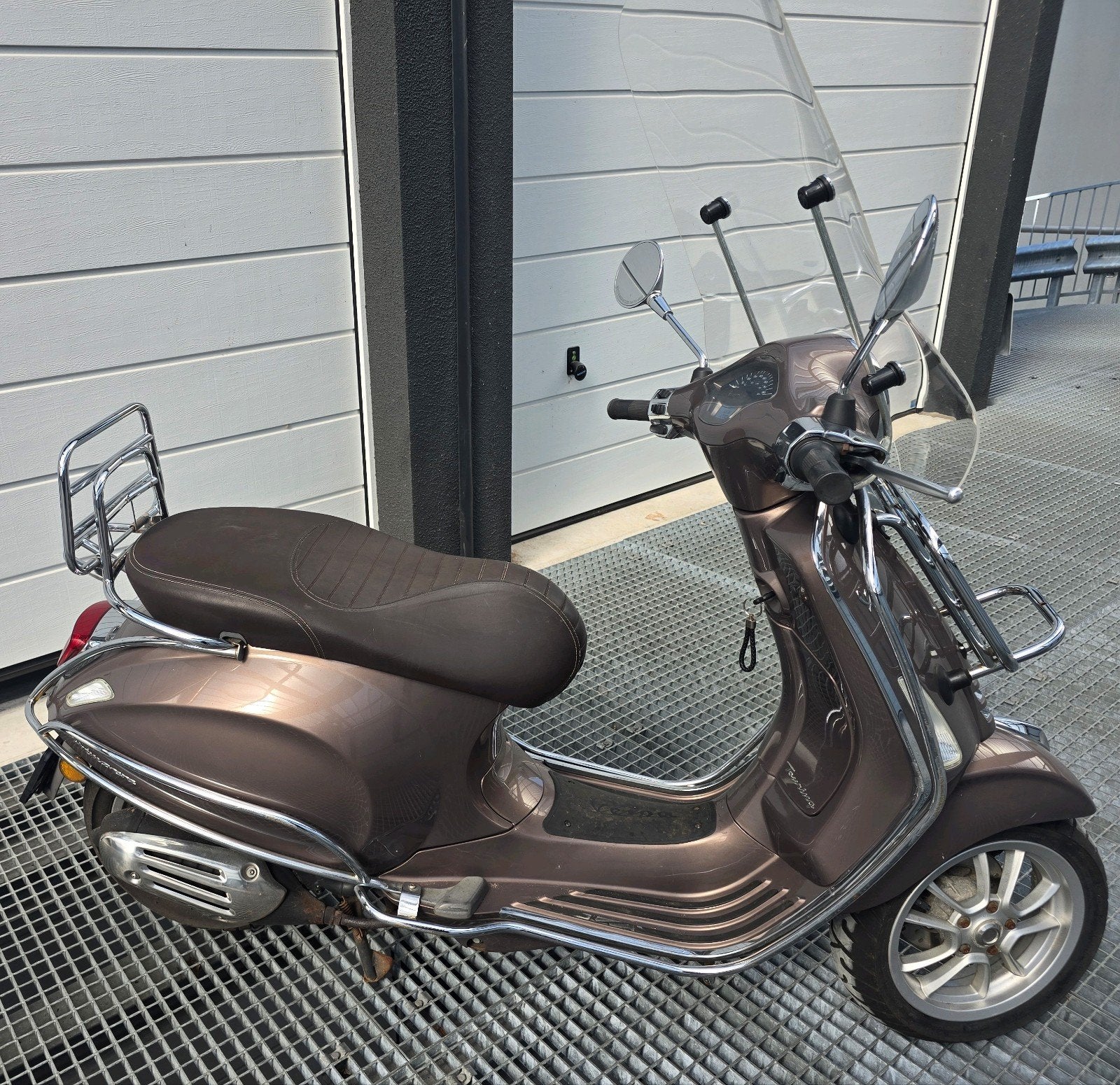 Vespa Primavera Touring 2019 Weinig KM Brom (geel kenteken), Ophalen, Piaggio, Gebruikt, Benzine