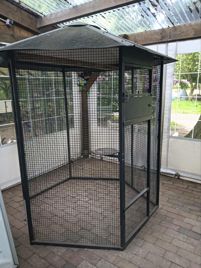 Volière H1.85 (zonder dak gerekend) omtrek 5.40m, Dieren en Toebehoren, Ophalen, Gebruikt, Aluminium, Volière