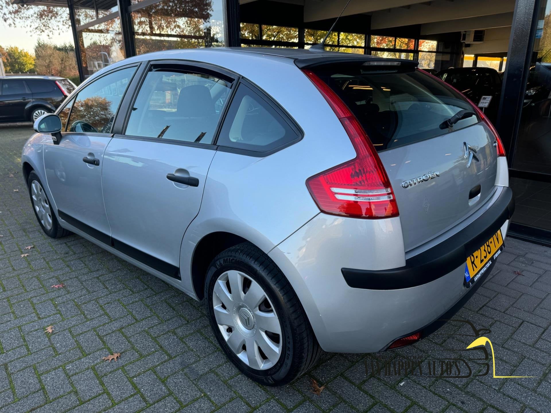 Citroen C4 Citroen C4 1.4 16V Prestige AIRCO, Voorwielaandrijving, 4 cilinders, Handgeschakeld, Emergency brake assist