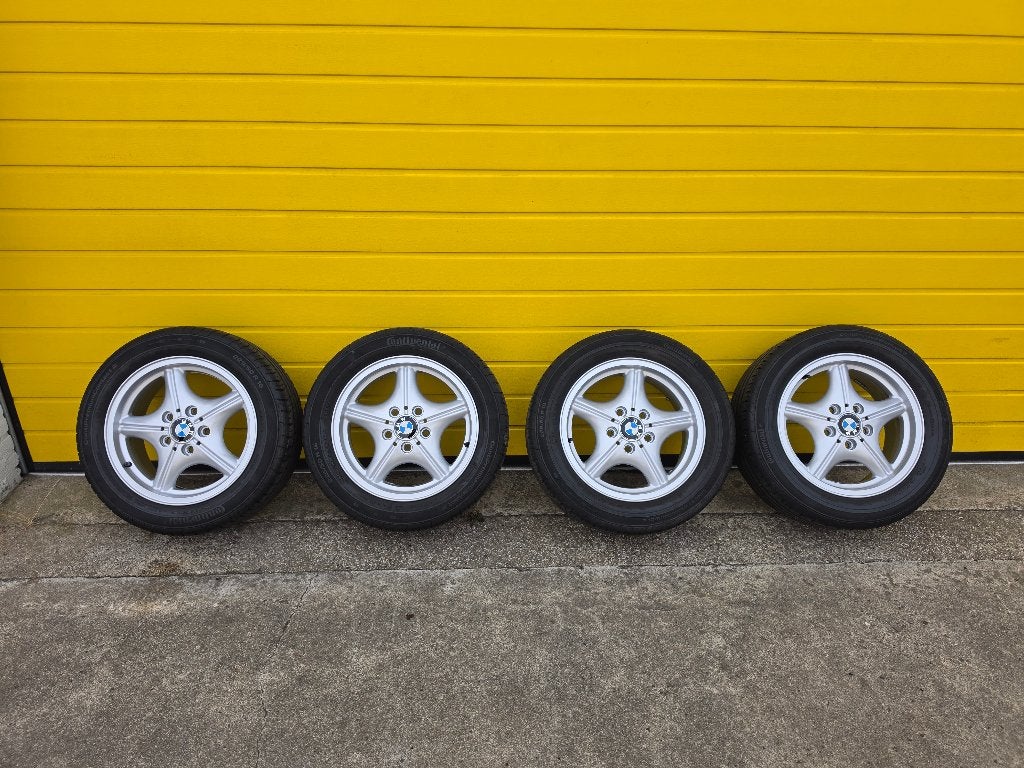 Z3 velgen 16 inch met banden in nieuwstaat!, Ophalen, Velg(en), 16 inch, Personenwagen