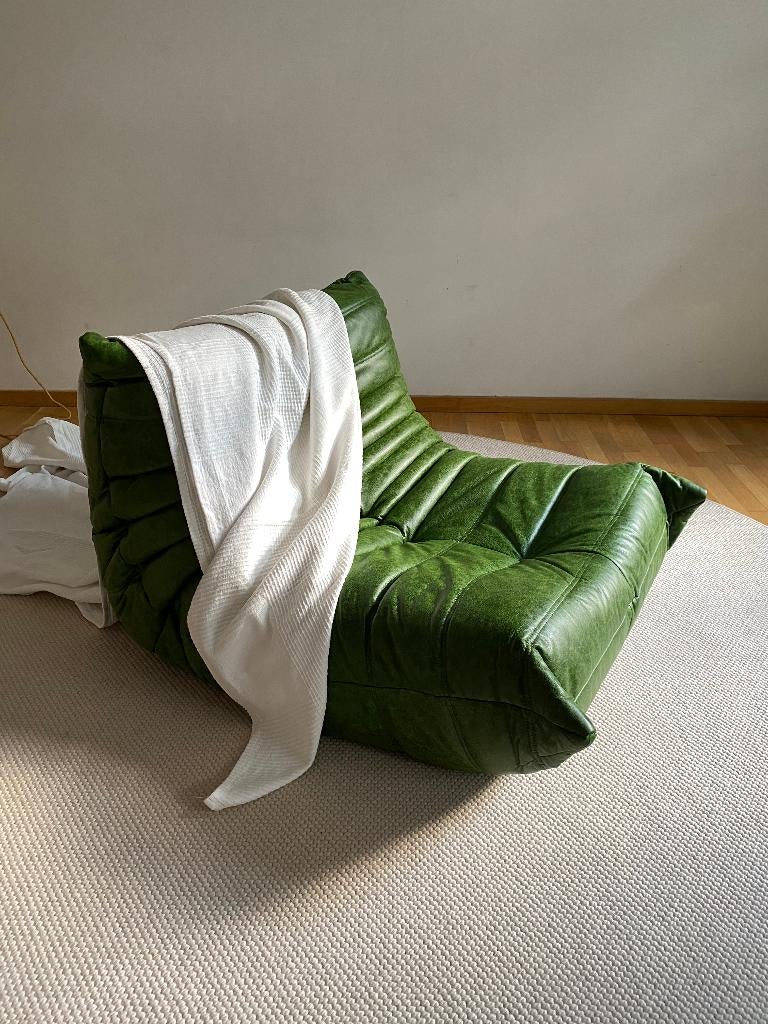 Ligne Roset – Togo 1-zits Fauteuil/Stoel – Dubai Groen leer, Leer, Zo goed als nieuw, 75 tot 100 cm, Knoll vitra artifort sede b&b italia cassina mid century retro