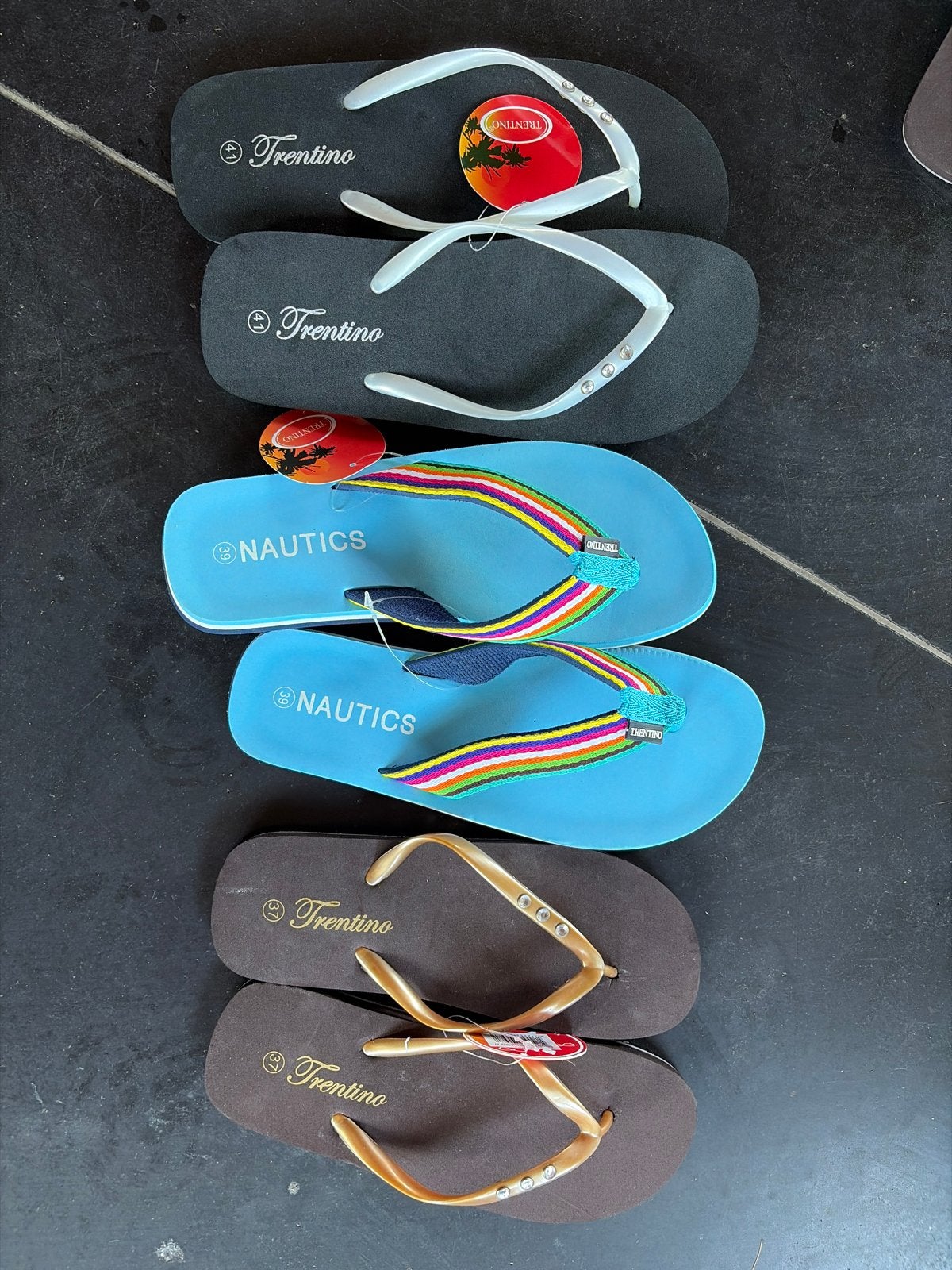 Partij Slippers: Zwart, Blauw en Bruin - Diverse Maten, Ophalen of Verzenden, Nieuw, Zwart, Slippers