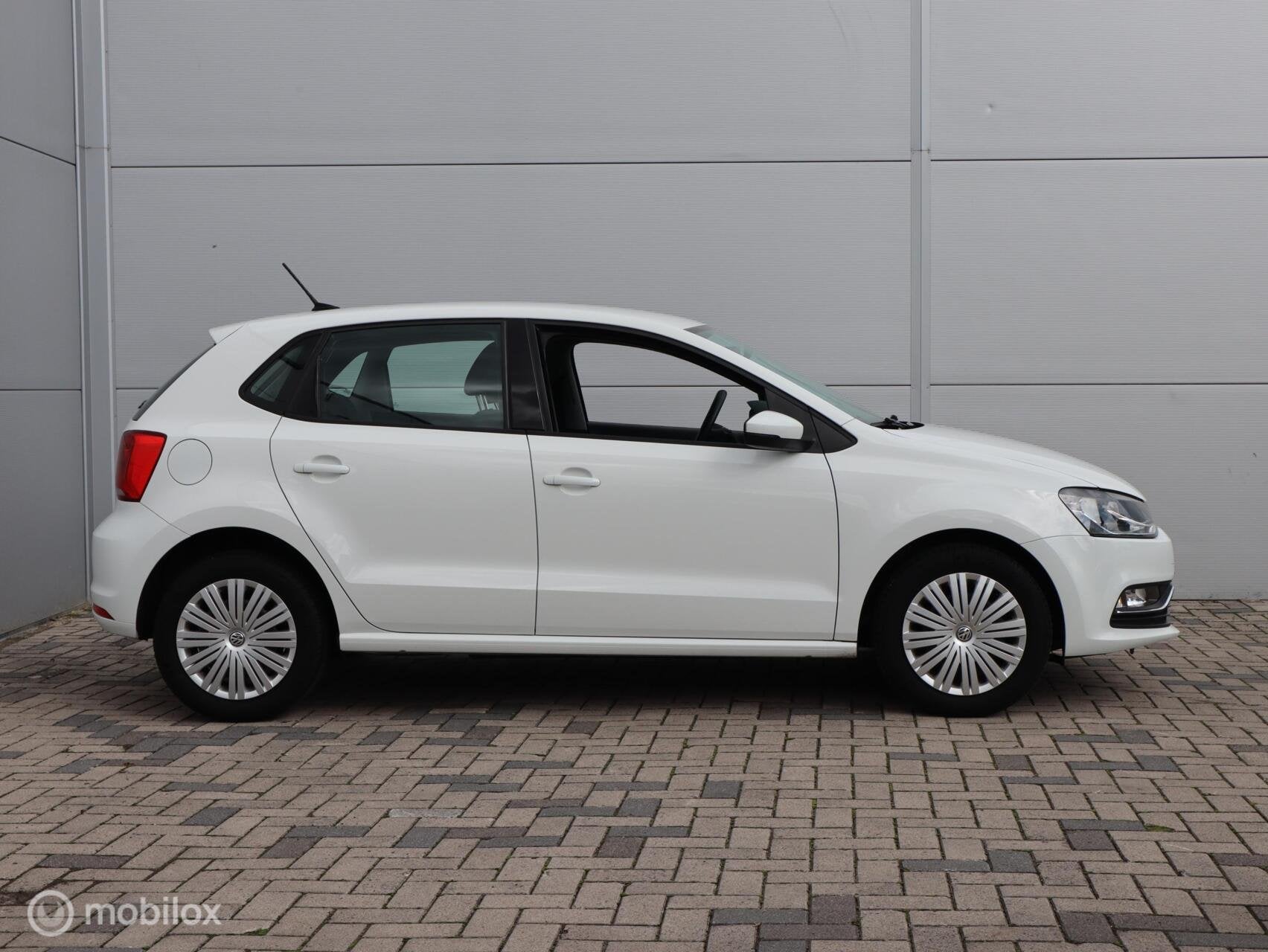 Volkswagen Polo 1.2 TSI Airco Cruise CarPlay Navi NL Auto, Auto's, Stof, 4 cilinders, Wit, Bedrijf