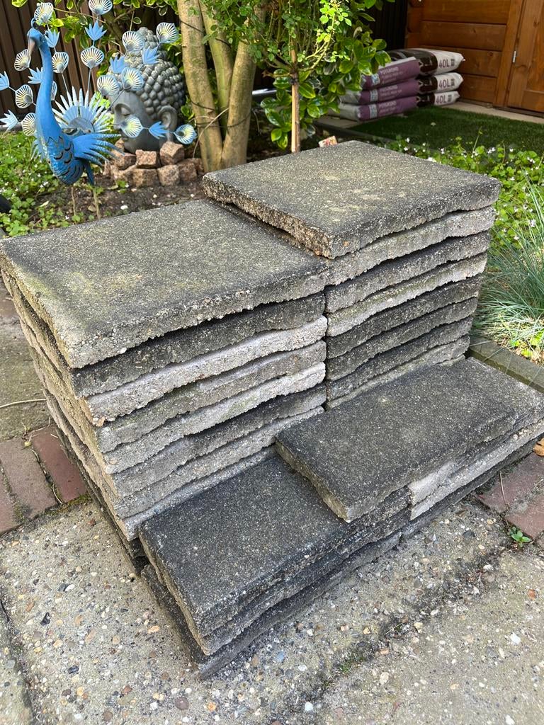 Gratis terrastegels: 21x 30x30cm, 7x 15x30cm, Tuin en Terras, Tegels en Klinkers, Ophalen, Gebruikt, Minder dan 5 m², Beton