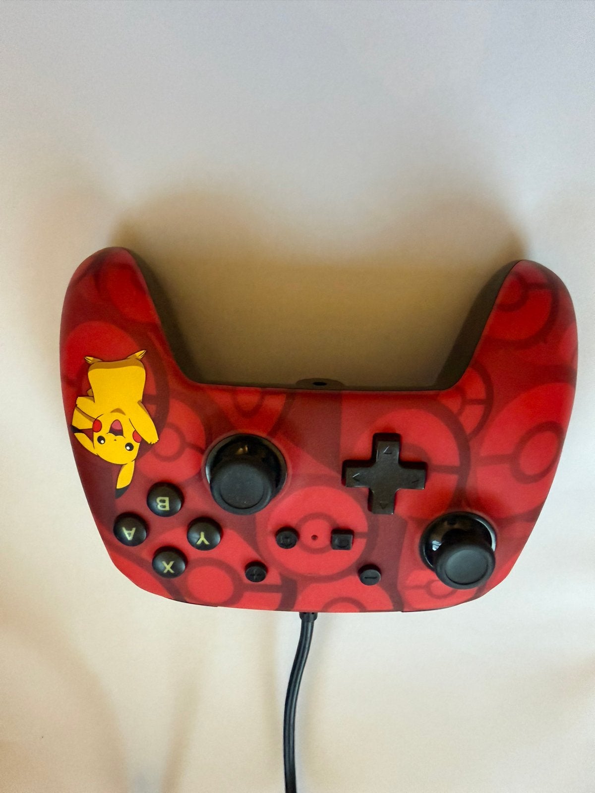 PowerA bedrade controller voor Nintendo Switch - Pikachu, Ophalen of Verzenden, Zo goed als nieuw, Met 1 controller