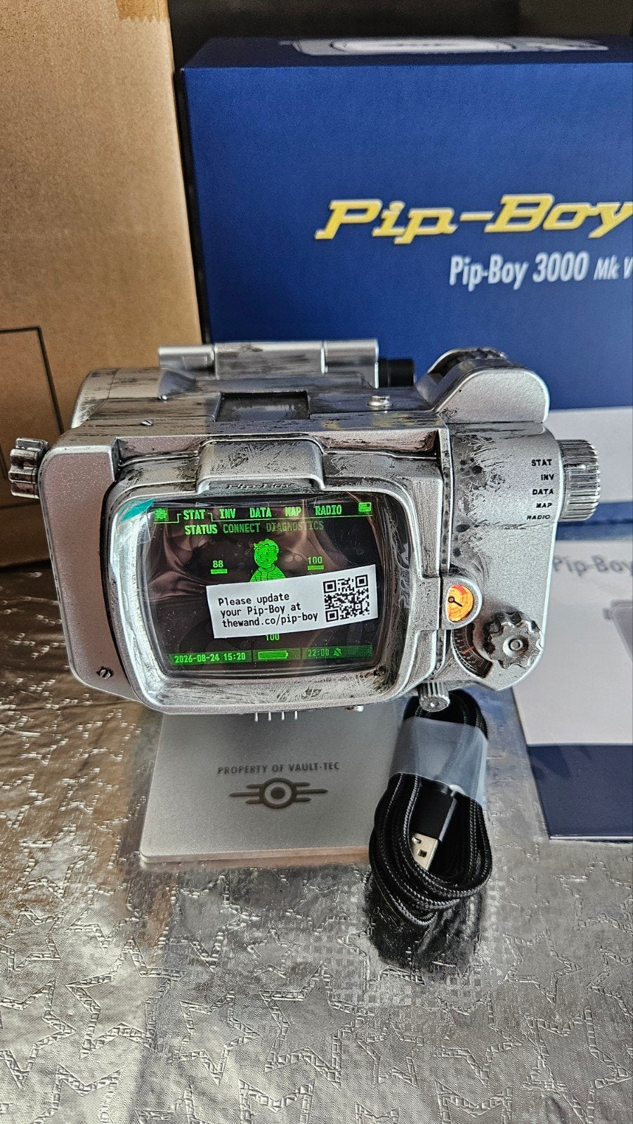 Fallout Pip-Boy 3000 Mk V - Limited Edition Replica, Ophalen of Verzenden, Overige merken, Nieuw