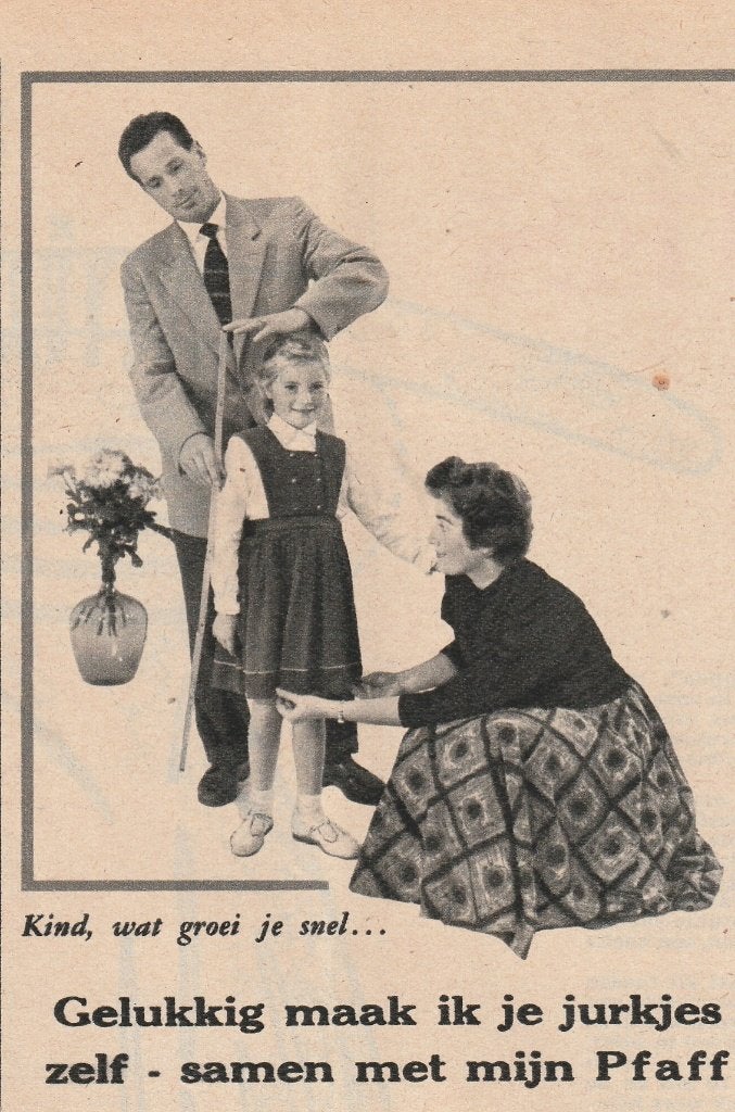 retro reclame 1958 Pfaff naaimachine meisje jurkje, Verzenden, Overige typen