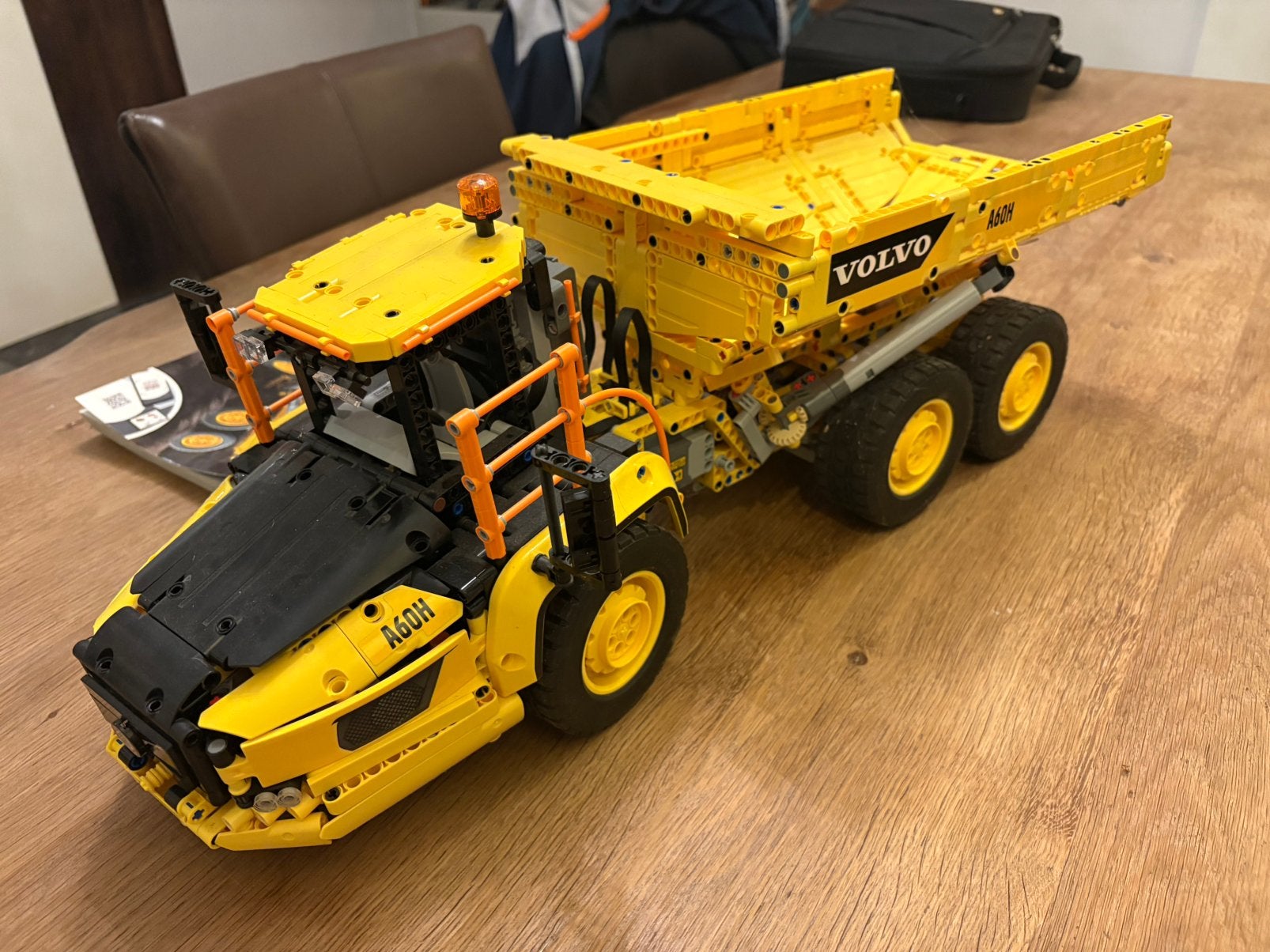 6x6 Volvo Articulated Hauler Lego, Ophalen, Zo goed als nieuw