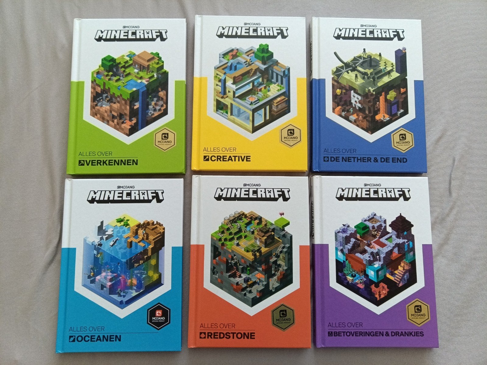 Minecraft 'alles over...', Verzamelen, Ophalen of Verzenden, Zo goed als nieuw