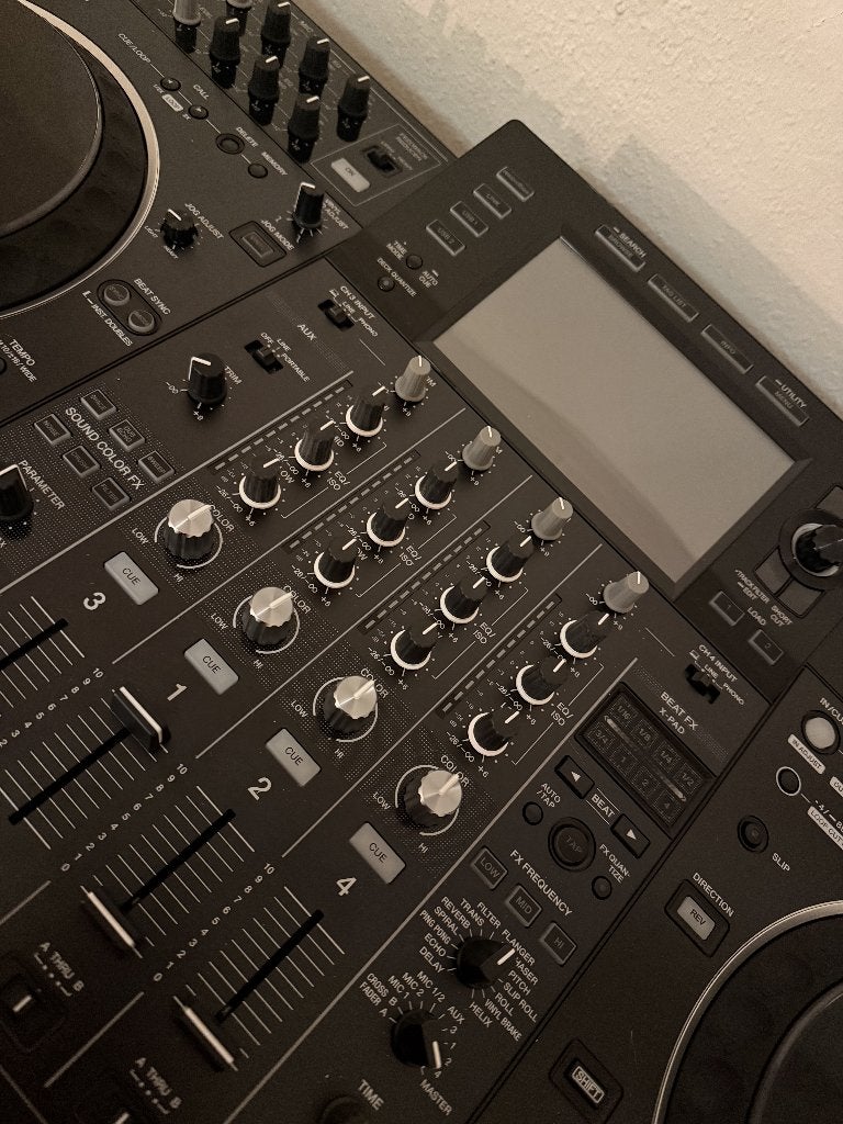 Foto 6 van Pioneer xdj xz all in one dj system with cover