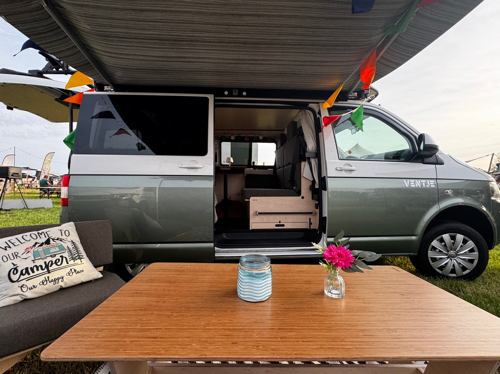 Camperbus Ventje-VW T5 NIEUW te huur 5 gordelplekken, Caravans en Kamperen