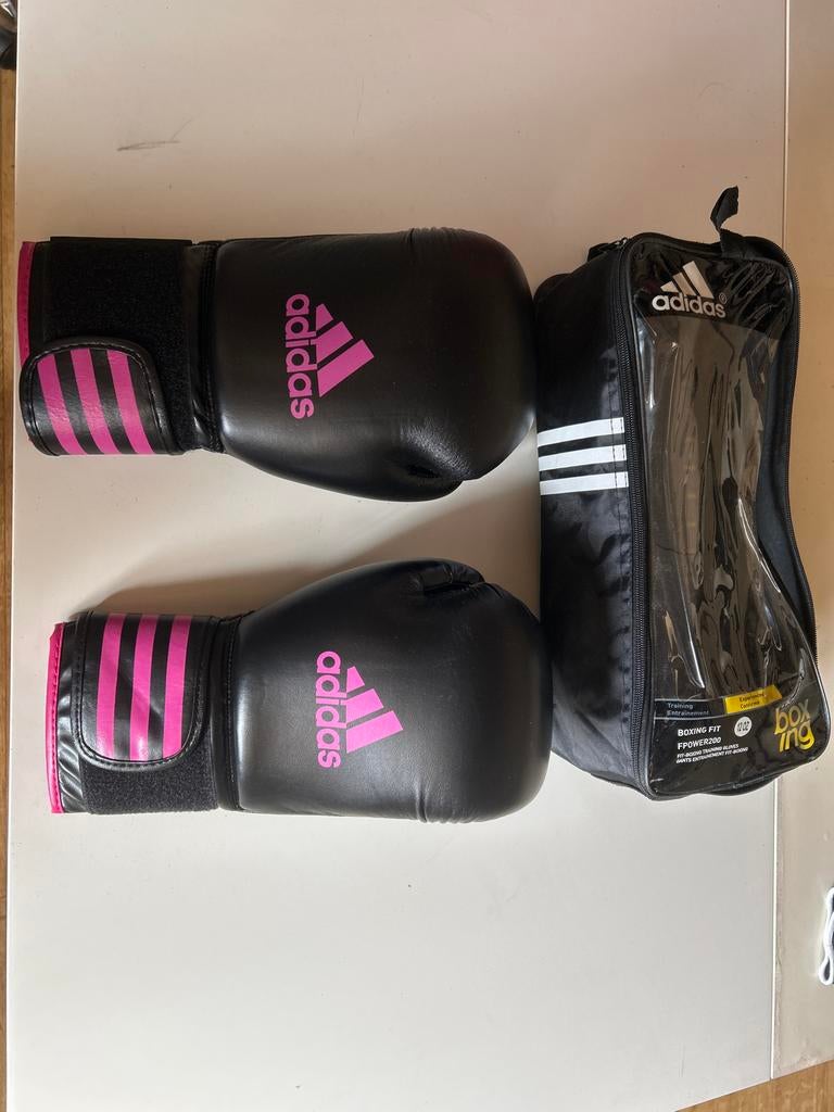 Adidas bokshandschoenen met tas - Zwart/Roze, Maat XS of kleiner, Ophalen of Verzenden, Zo goed als nieuw, Overige