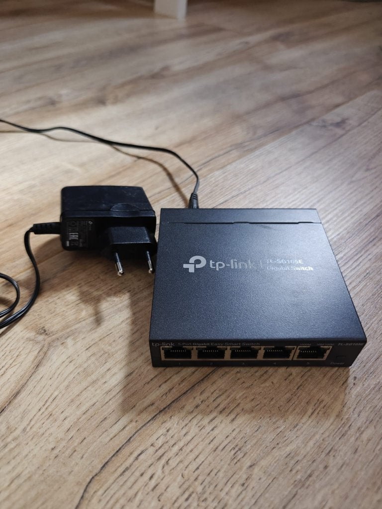 TP-Link TL-SG105 5-poorts Gigabit Switch, Computers en Software, Netwerk switches, Ophalen, Zo goed als nieuw