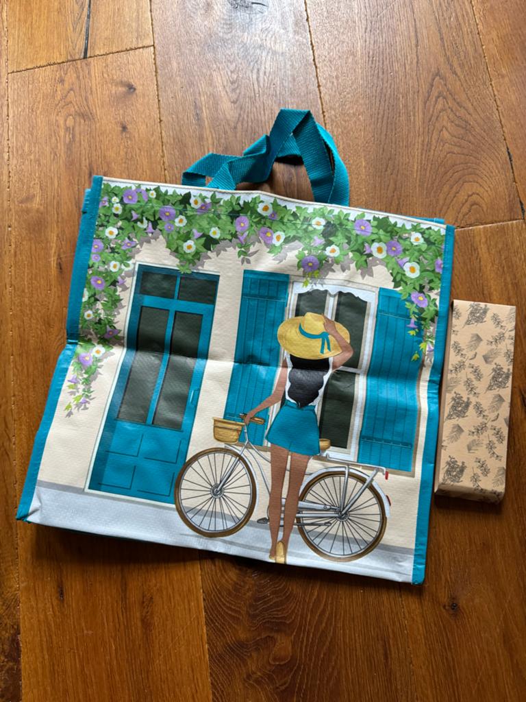 Leuke opvouwbare shopper met fiets en vrouw, Ophalen of Verzenden, Nieuw, Blauw, Shopper