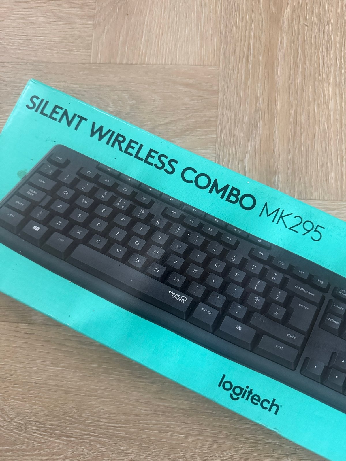 Logitech Silent Wireless Combo MK295 Toetsenbord & Muis, Ophalen, Toetsenbord en muis-set, Nieuw, Draadloos