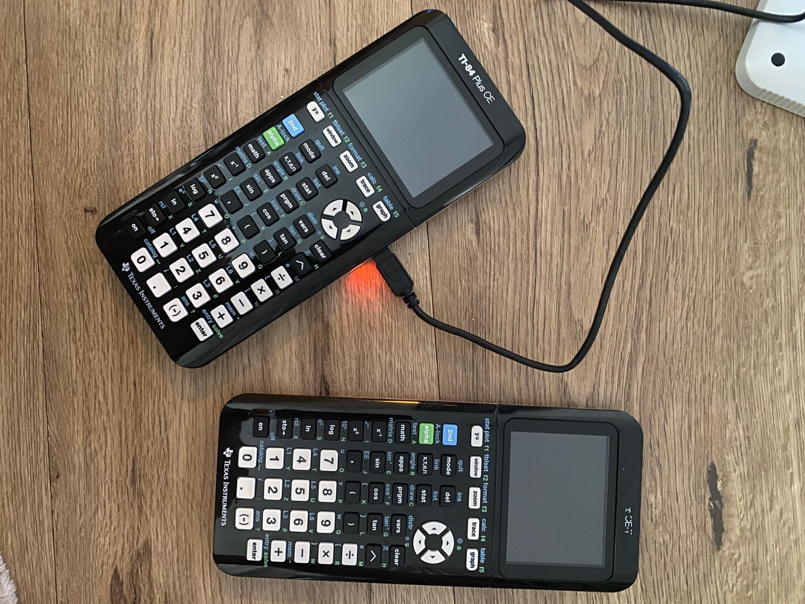2x TI-84 Plus grafische rekenmachine – CE & CE-T, Diversen, Rekenmachines, Ophalen, Grafische rekenmachine