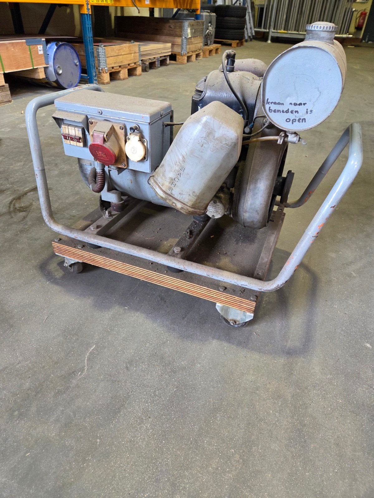 Vintage generator., Ophalen