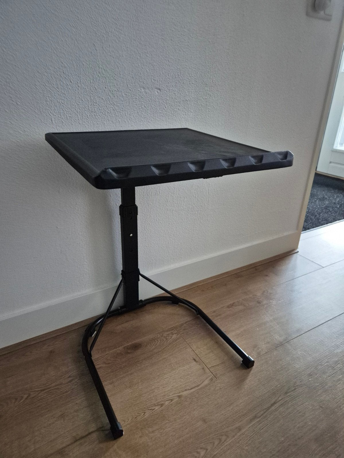 Te koop zogoed als nieuw inklapbaar computertafeltje., Ophalen, Zo goed als nieuw