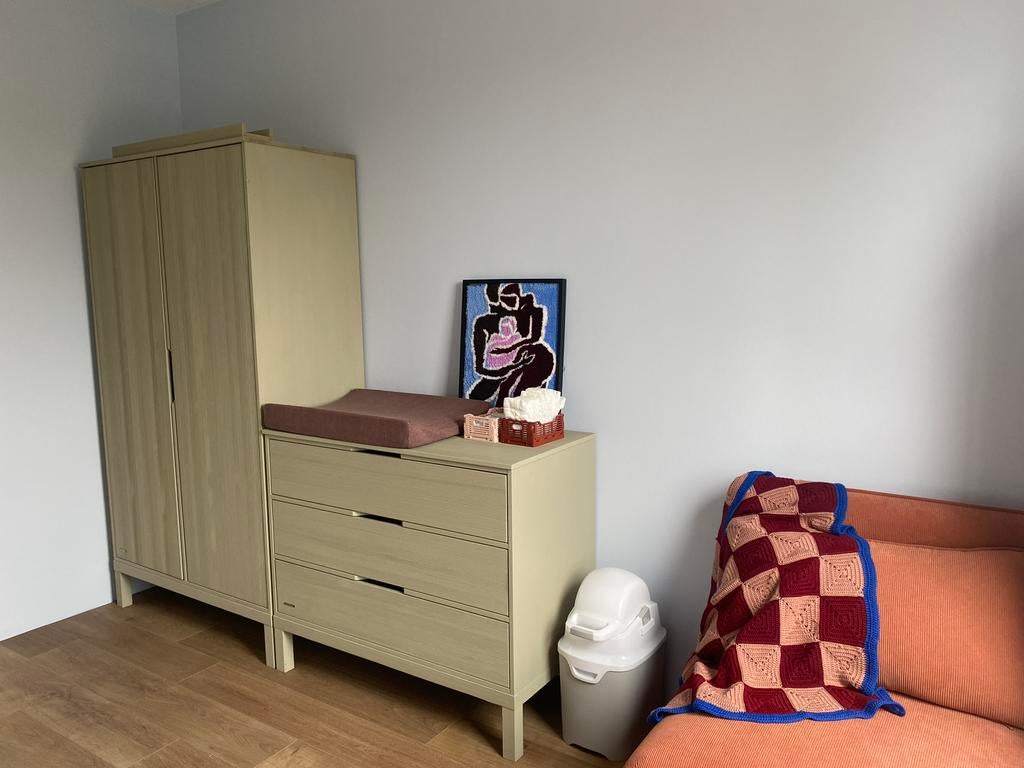 Kast en commode - babykamer set Kidsmill, Ophalen, Zo goed als nieuw, Jongetje of Meisje