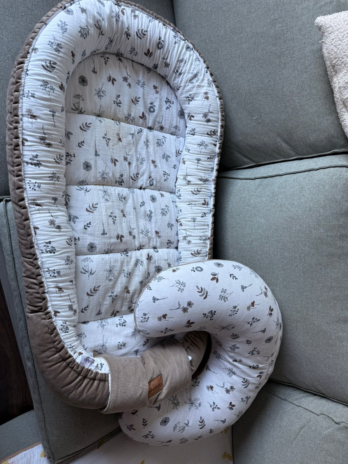 Babynestje XL en voedingskussen set, Ophalen, Zo goed als nieuw